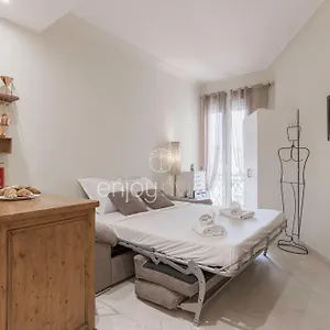https://palais-miramar-suite-e37-vue-mer-croisette.fr-provencehotel.com
