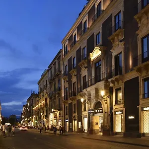 https://apt-etnea-luxury.catania-hotels.net